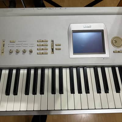 Korg Triton Studio 88-Key 120-Voice Polyphonic Workstation 2002 - 2005 - Silver image 3