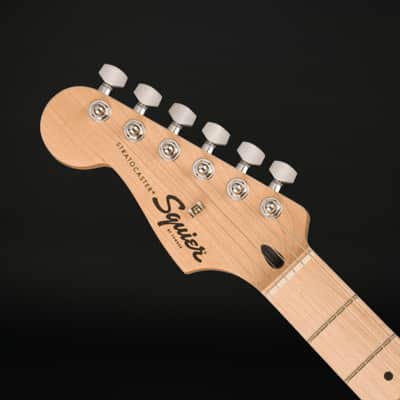 Squier Sonic Stratocaster Left-Handed, Maple Fingerboard, White Pickguard in Black image 5