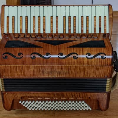 Victoria Poeta Double Chamber Accordion image 3