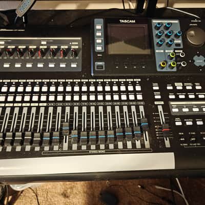 TASCAM DP-32SD 32-track Digital Portastudio 2014 - Present - Black image 1