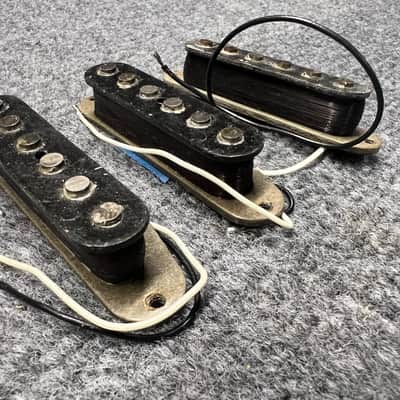 1976 Fender Stratocaster Pickups - Grey bottom image 9
