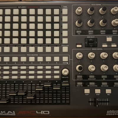 Akai APC40 2010s - Black image 2