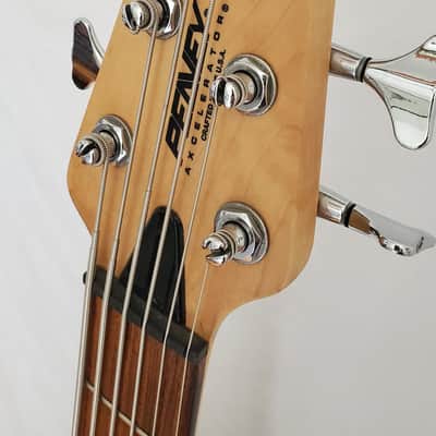 Peavey Axcelerator 6-string Bass image 11