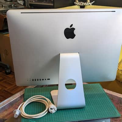 Apple iMac 21.5 inch mid 2011 image 4