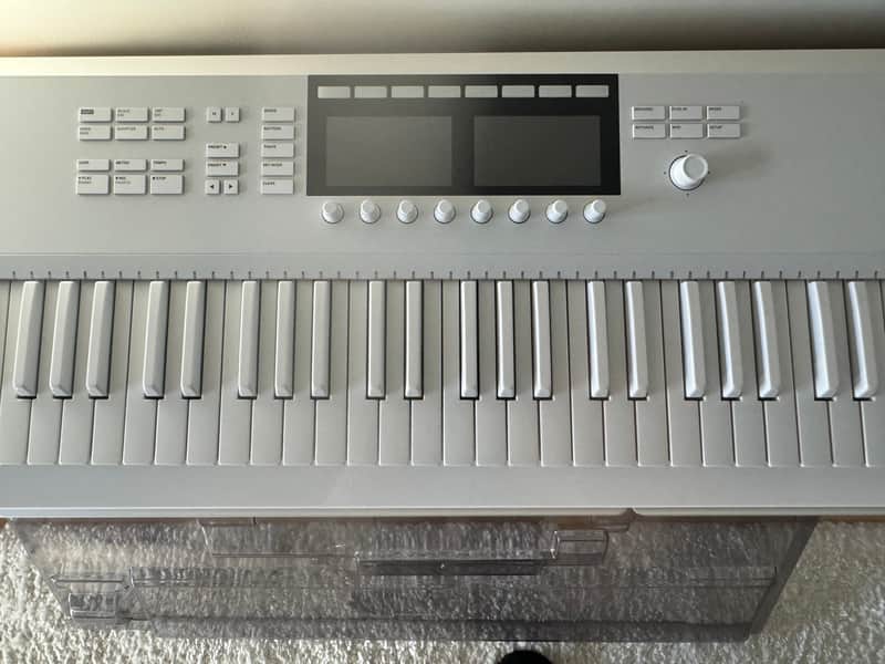 Native Instruments Komplete Kontrol S61 MKII - Vapor Gray - 25TH