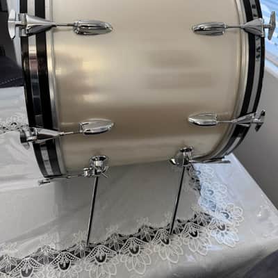 Slingerland Magnum 24x16 Bass Drum 1979 - Silver Mist Excellent condition! image 12