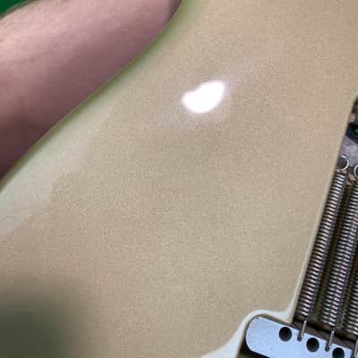 Video! Fender John Mayer Signature Stratocaster - Shoreline Gold w/ Maroon Racing Stripe image 11