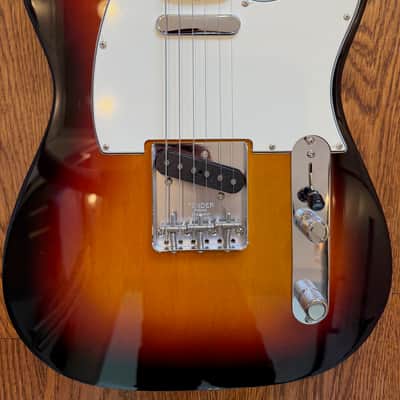 Fender American Vintage II '63 Telecaster 2022 - Present - 3-Color Sunburst image 3