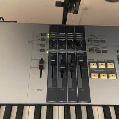 Yamaha Motif ES 8 Production Synthesizer 2000s - Gray image 7