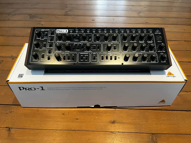 Behringer Pro-1 Analog Synthesizer | Reverb Canada