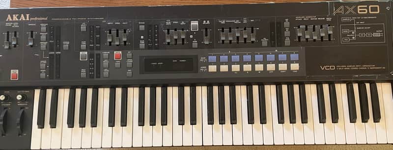 Akai AX60