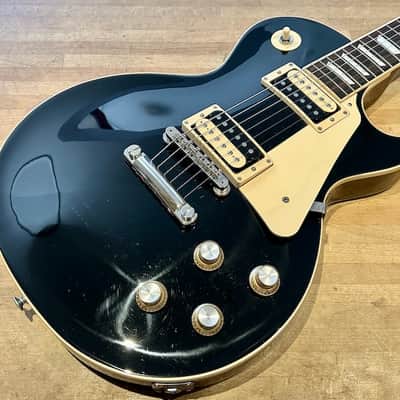 Gibson Les Paul Classic 2022 - Ebony + Case image 1