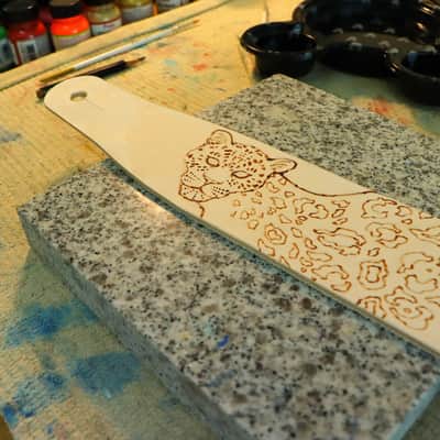 burnyblack custom made guitar strap leather - leopard pattern 1 yellow image 4