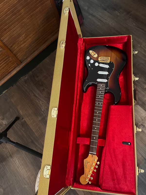 Squier Stratocaster Andertons Limited Edition – Gold Hardware (c. 2022), sunburst image 1