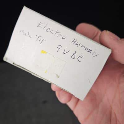 Electro Harmonix - MW35-0900100 - 9V AC Adapter - Male Tip - NEW image 3