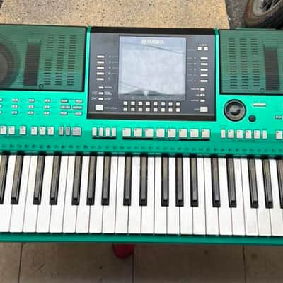 Yamaha PSR-S910 61-Key Arranger Workstation Used in mint condition