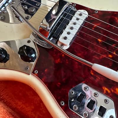 Fender Jaguar 1965 - Olympic White with Matching Headstock vintage 100% stock Johnny Marr Original Finish & Electronics – Original Case image 9