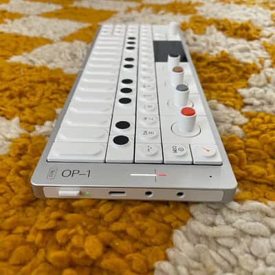Teenage Engineering OP-1 Field Portable Synthesizer Workstation 2022 imagen 2