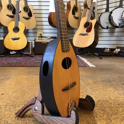 Magic Fluke USA Adirondack Spruce Top Flea Mandolin Amber w/Padded Gig Bag image 2