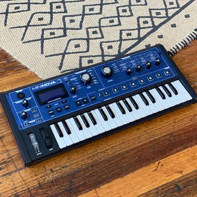 Novation MiniNova 37-Key 18-Voice Synthesizer 2012 - Present - Blue