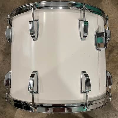 Ludwig 15, 18, 24 Super Classic 3 ply 70s White cortex drum set image 3