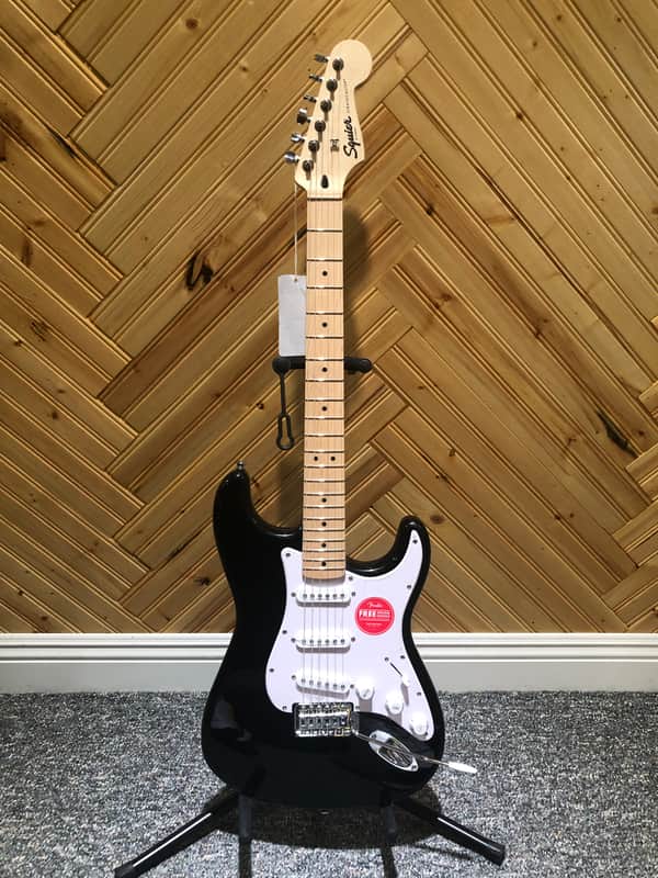 Squier Stratocaster 2024- Black image 1