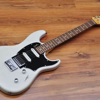 Godin Session HT - Trans Cream Rn image 2