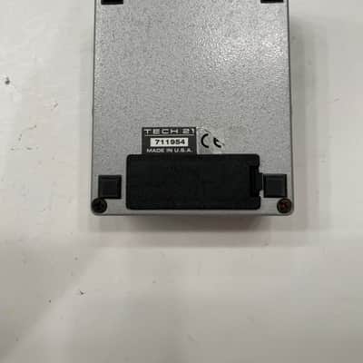 Tech 21 NYC U.S. Steel Distortion SansAmp Character Series Guitar Effect Pedal image 6