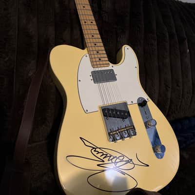 Signed by Joe Bonamassa-Fender American Performer Telecaster Hum with Maple Fretboard 2018 - Present - Vintage White image 7