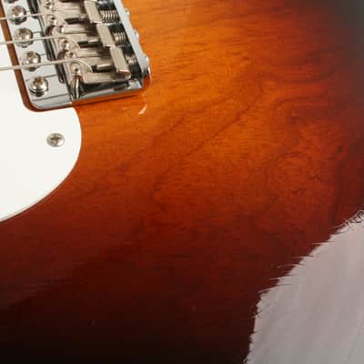 Fender Custom Shop Limited Edition 70th Anniversary 1954 Stratocaster DLX Closet Classic 1-Piece Quartersawn Maple Neck Fingerboard Wide-Fade 2-Color Sunburst XN5106 image 15