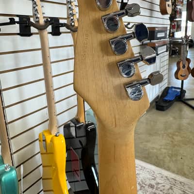 Godin Triumph - Red Sparkle image 5