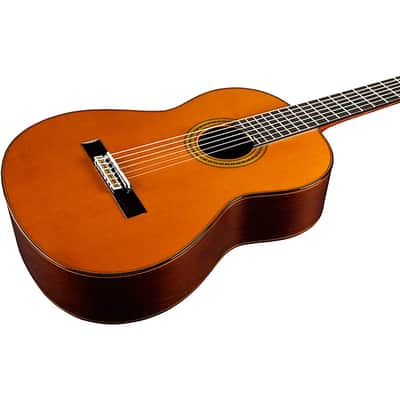 Yamaha Handcrafted Cedar Classical Gtr W/Case image 7