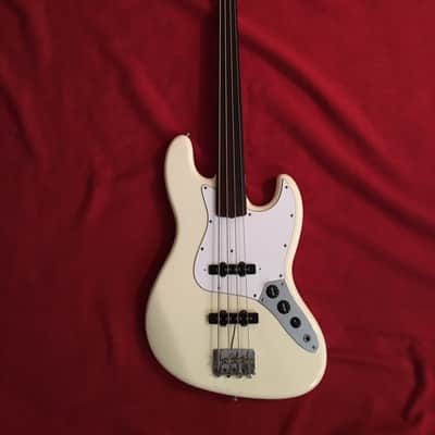 Fender Jazz Bass-Fretless- Made In Japan 1992-1993 image 1