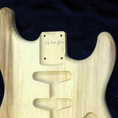 1 Piece 40 year Aged Pine Strat body Standard Hardtail 2lbs 15oz #3695  **IMPORTS INCLUDED image 3