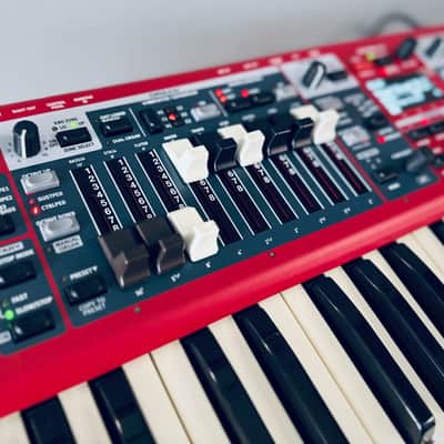 Nord Electro 6D SW61 Keyboard / Stage Piano (like new) image 4