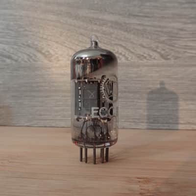 Super rare NOS 1960 VALVO 12AX7 ecc83 I60 r 45° declined getter, very strong, fully tested Superb sounding tubes ! Best Mullard substitute. image 4