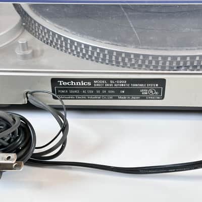 Technics Model SL-D202 Vintage Direct Drive Turntable image 10