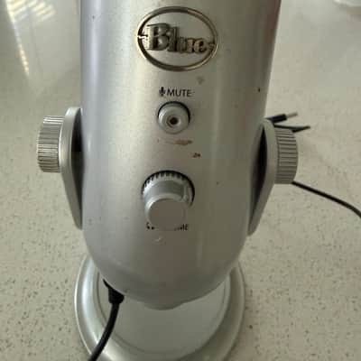 Blue Yeti Multipattern USB Microphone 2010s - Blackout image 2