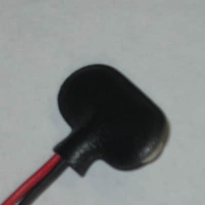 ONE very lightly used genuine Boss 9v battery clip [specifically for Boss pedals that use battery clip with black plastic covering near the terminal part (which are most of them) - but can be a replacement for the gray battery clip] image 13