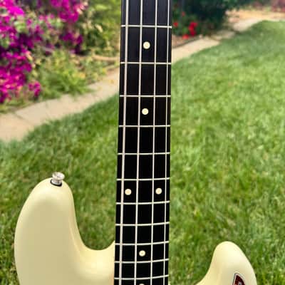 Fender Custom Shop 1961 Jazz Bass Closet Classic Custom Shop 2012 - Artic White Nitro (Relic Checking) image 7