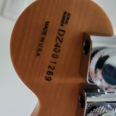 Fender American Deluxe Stratocaster with Maple Fretboard 2004 - 2-Color Sunburst image 5