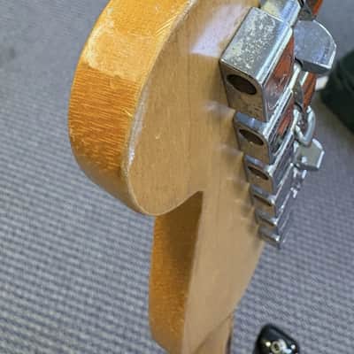 Fender Standard Stratocaster with Maple Fretboard 1995 - Brown Sunburst image 5