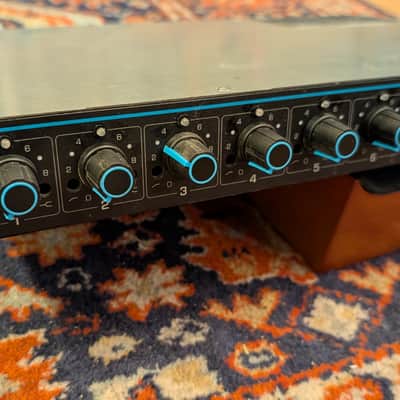 Shure SCM810 8-Channel Automatic Mic Mixer image 2