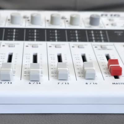 Zoom R16 USB Audio Multitrack Recorder image 10