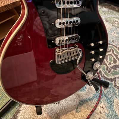 Burns Brian May Signature Specisl 2000’s - Red image 5