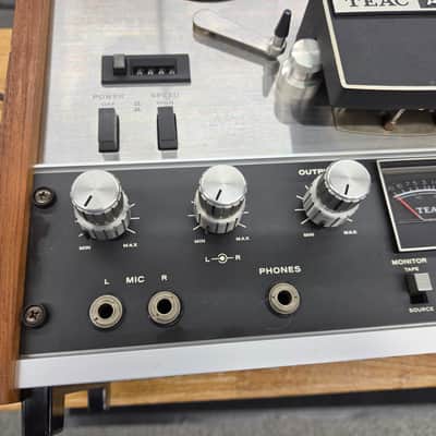 TEAC A-2300S 4-Track Reel to Reel Recorder 1970s - Silver/Walnut image 10
