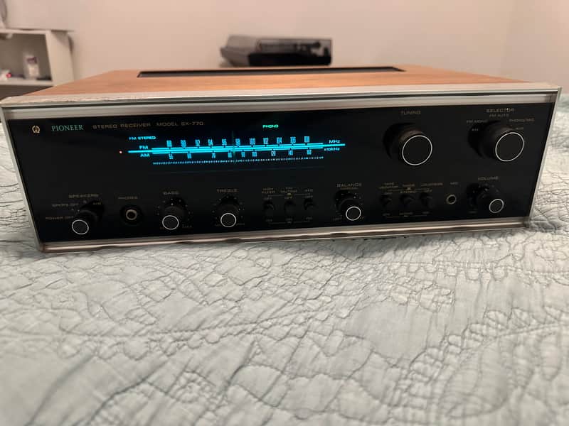 Pioneer SX-770 Stereo Receiver Amplifier Wood Finish Parts & Repair Turns On
