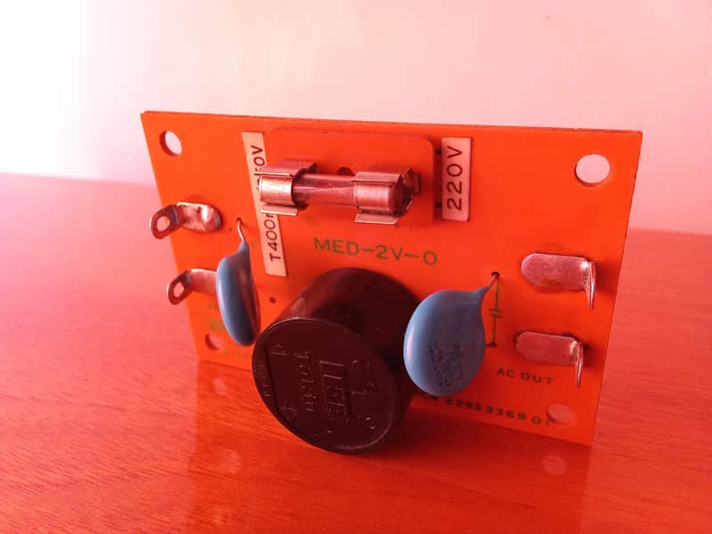 Roland S50 - Filter/Fuse board image 1