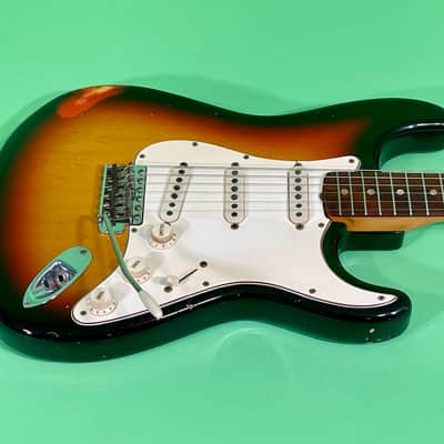 Fender Stratocaster 1967 Super Rare! - 3-color Sunburst image 3
