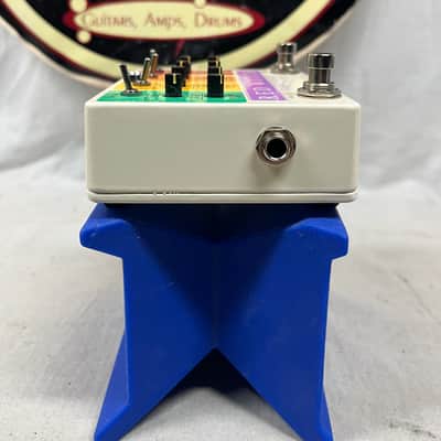 Red Witch Synthotron II 2 Synthesizer Pedal with Box image 6